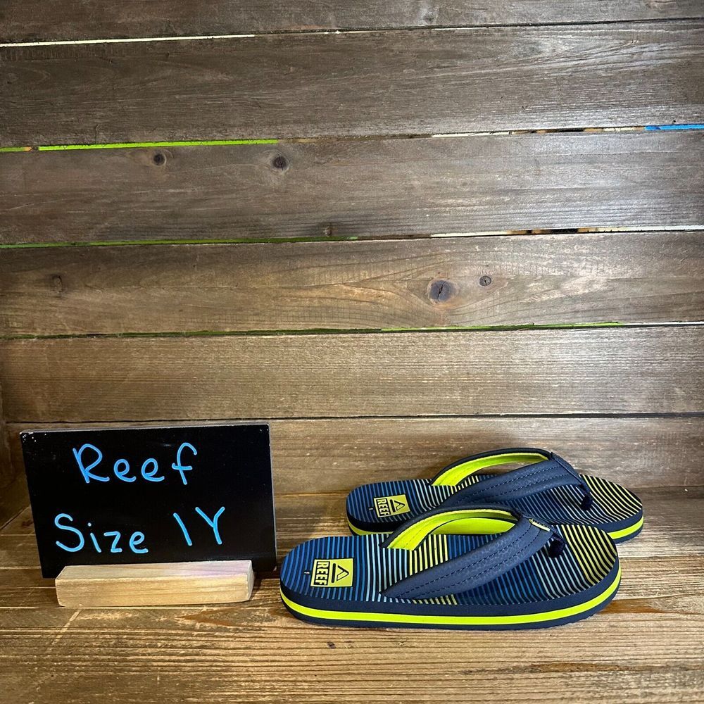 New NWT Kids Childrens Reef Ahi Blue Striped Thong Sandals Flip Flops Size 1‎ Y